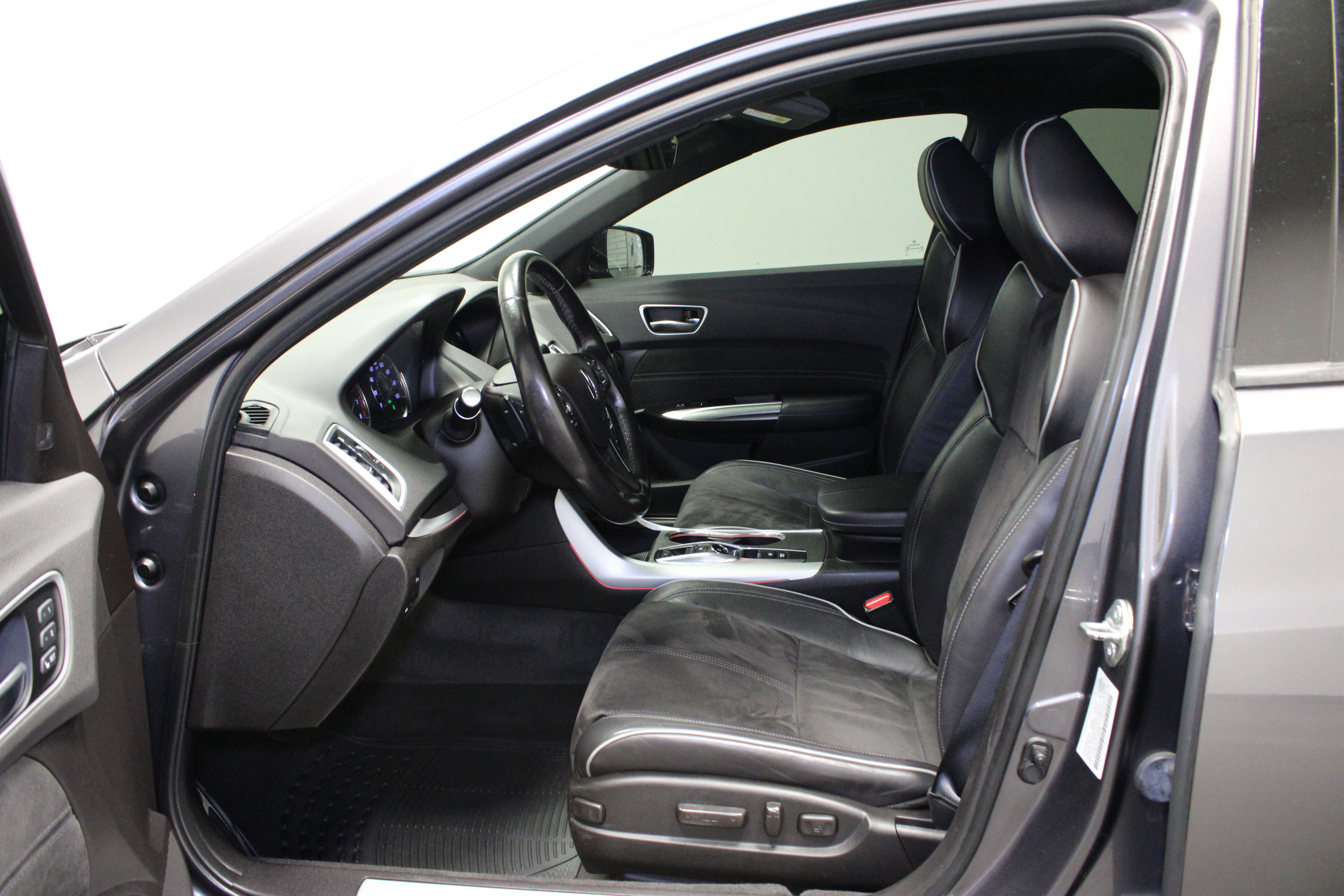 Used 2019 Acura TLX w/ Technology & A-SPEC Package FWD image 16