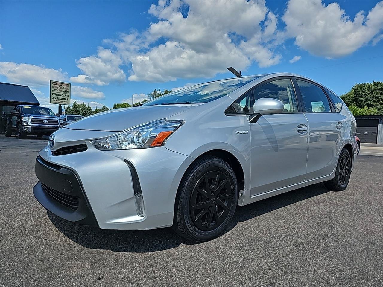 Used 2016 Toyota Prius V Three FWD image 4