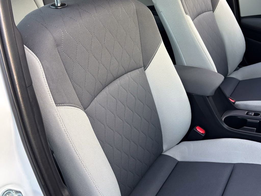 Used 2024 Toyota Corolla LE image 31