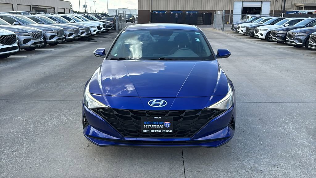Used 2023 Hyundai Elantra SEL image 2