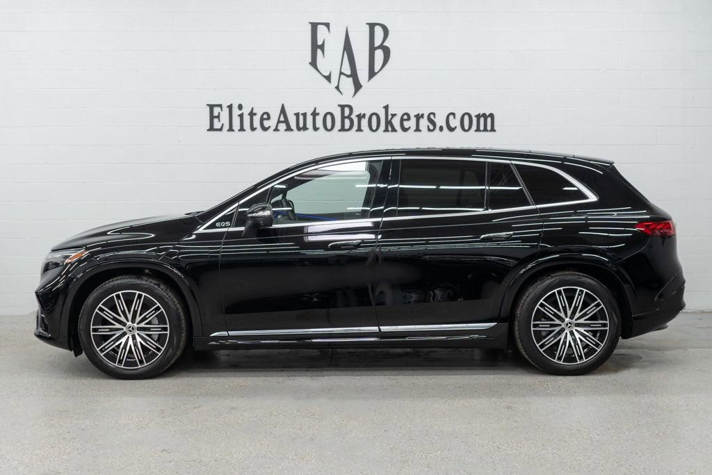 Used 2023 Mercedes-Benz EQS 580 4MATIC SUV w/ Exclusive Trim Package image 2
