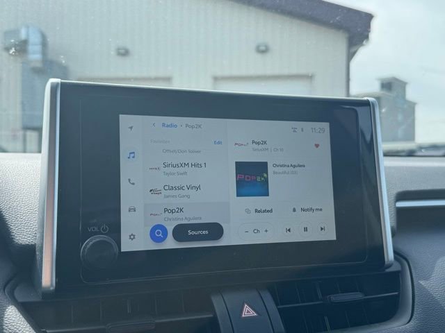 Used 2025 Toyota RAV4 XLE AWD/4WD image 3