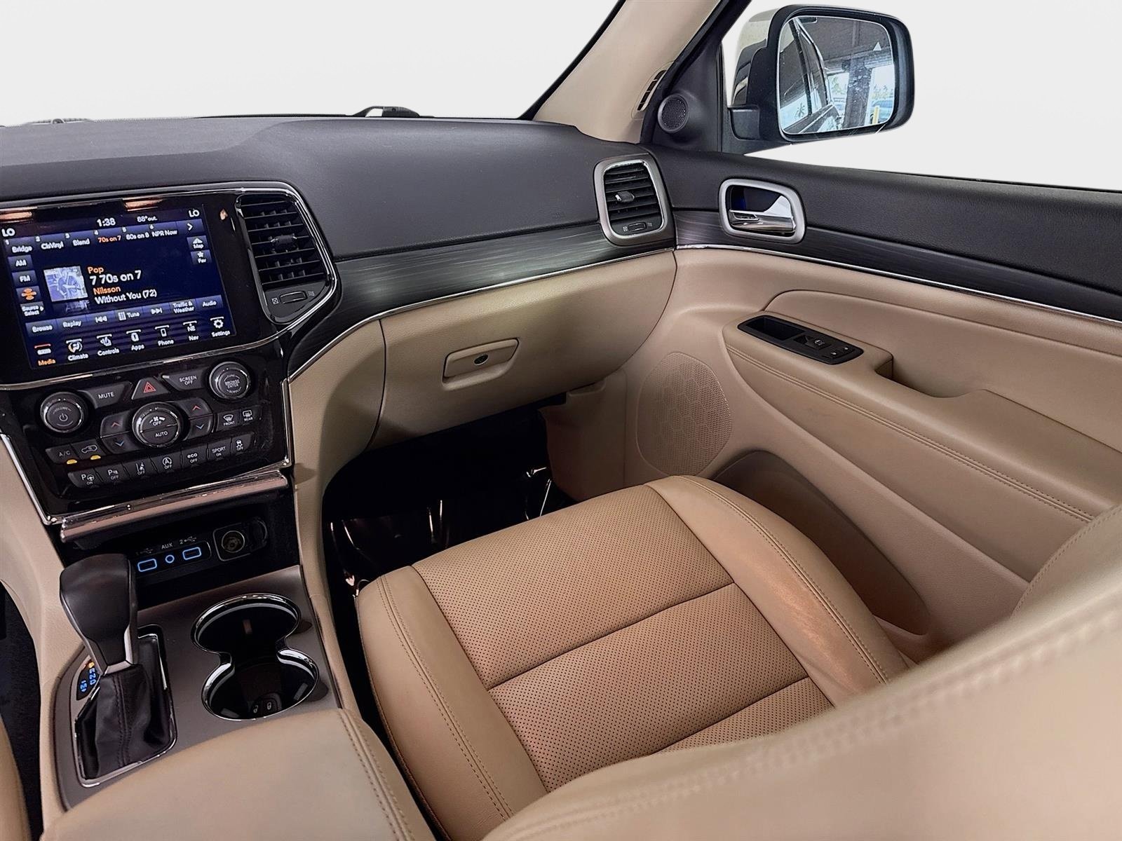 Used 2021 Jeep Grand Cherokee Limited w/ Luxury Group II image 26