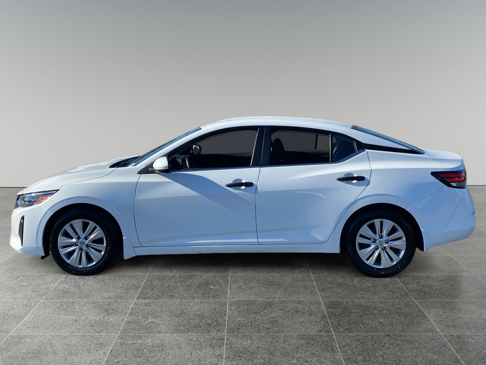 Used 2025 Nissan Sentra S FWD image 2