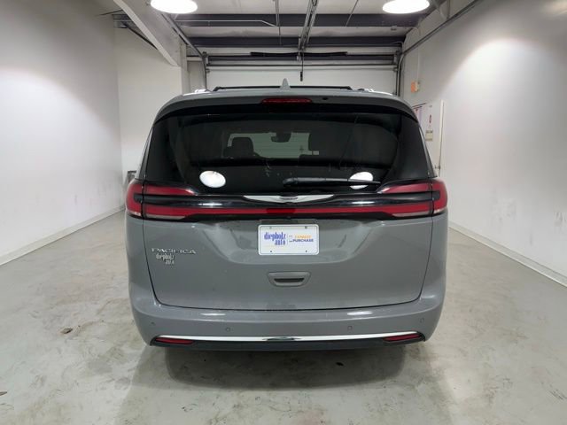 Used 2022 Chrysler Pacifica Touring-L FWD image 6