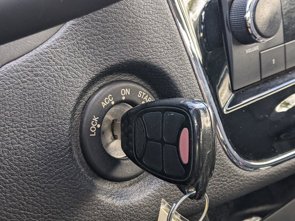 Used 2012 Chrysler 200 Touring image 23