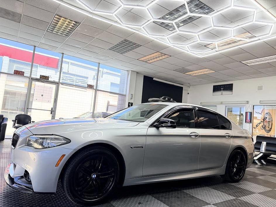 Used 2016 BMW 528i Sedan RWD image 1