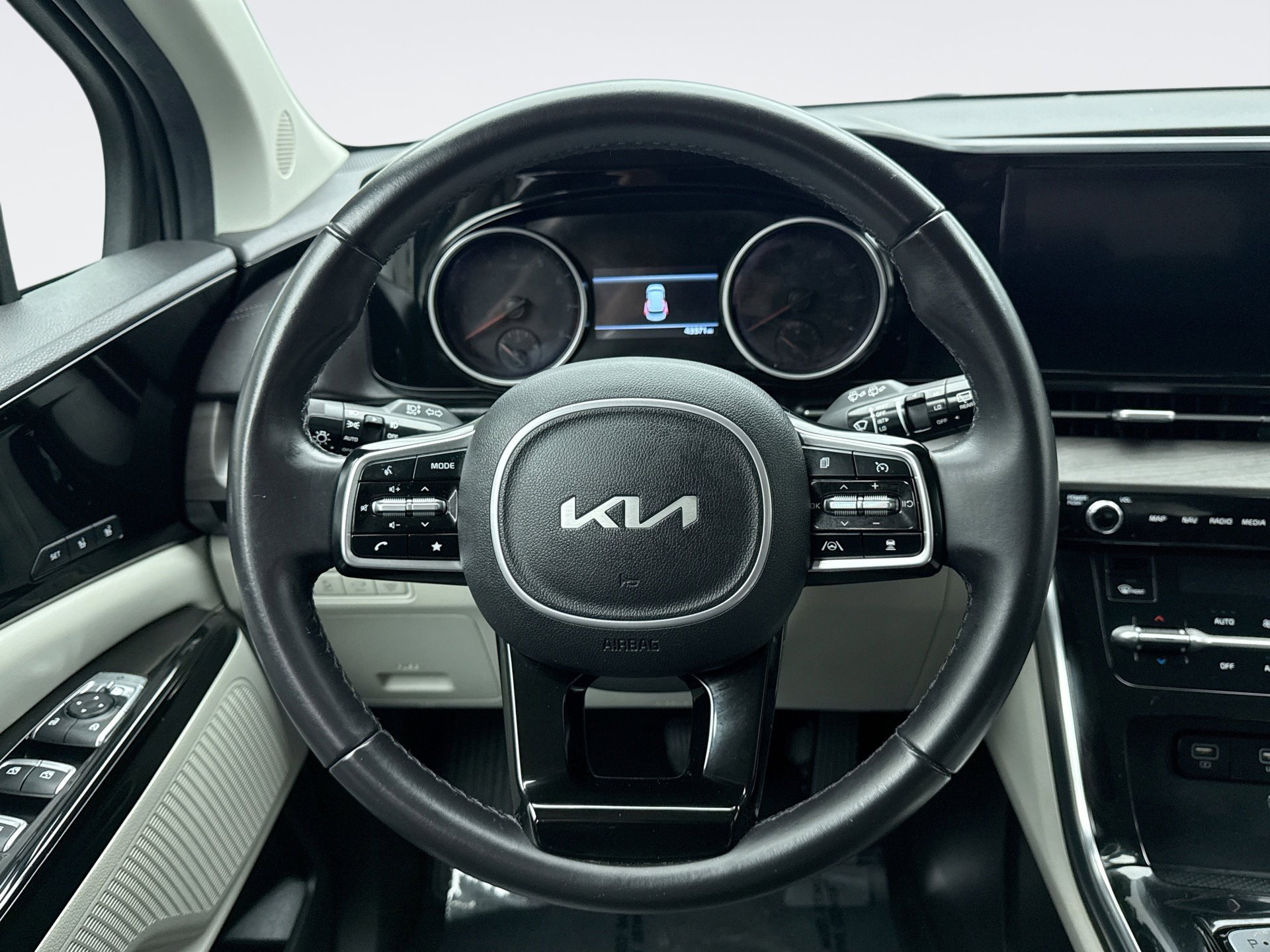 Used 2022 Kia Carnival SX image 12