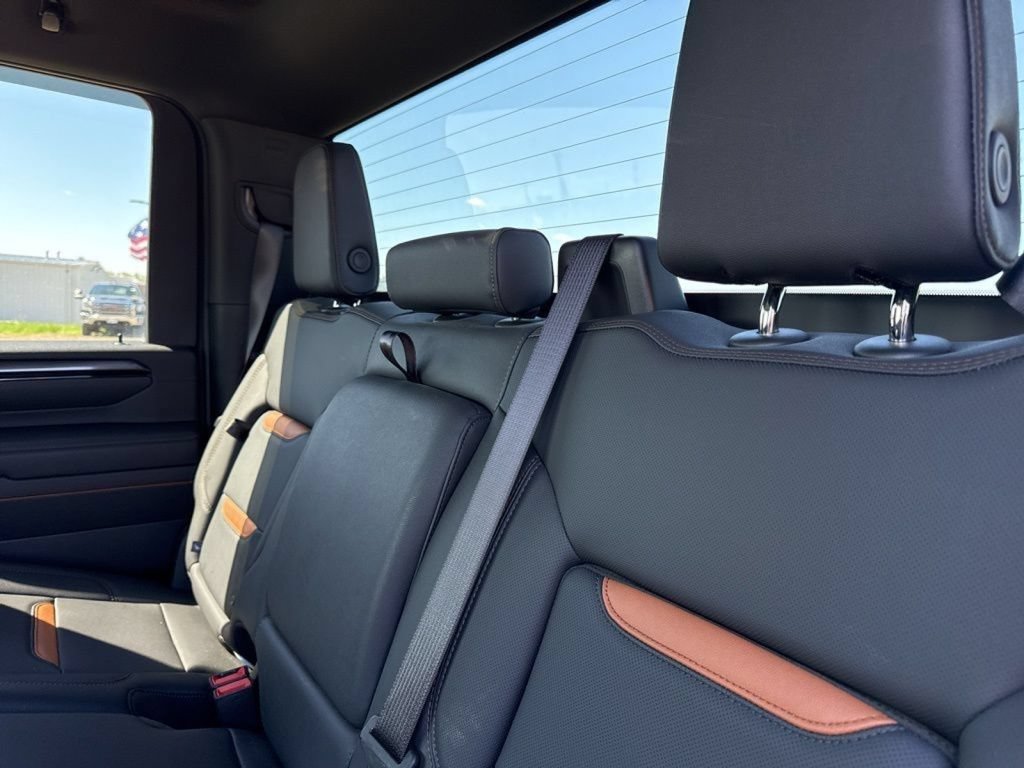 Used 2025 GMC Sierra 2500 AT4 AWD/4WD image 44