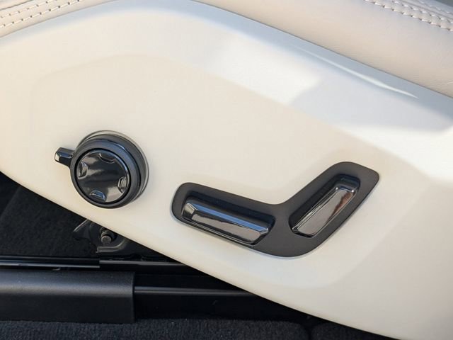 New 2025 Volvo XC60 B5 Ultra w/ Protection Package Premier image 24