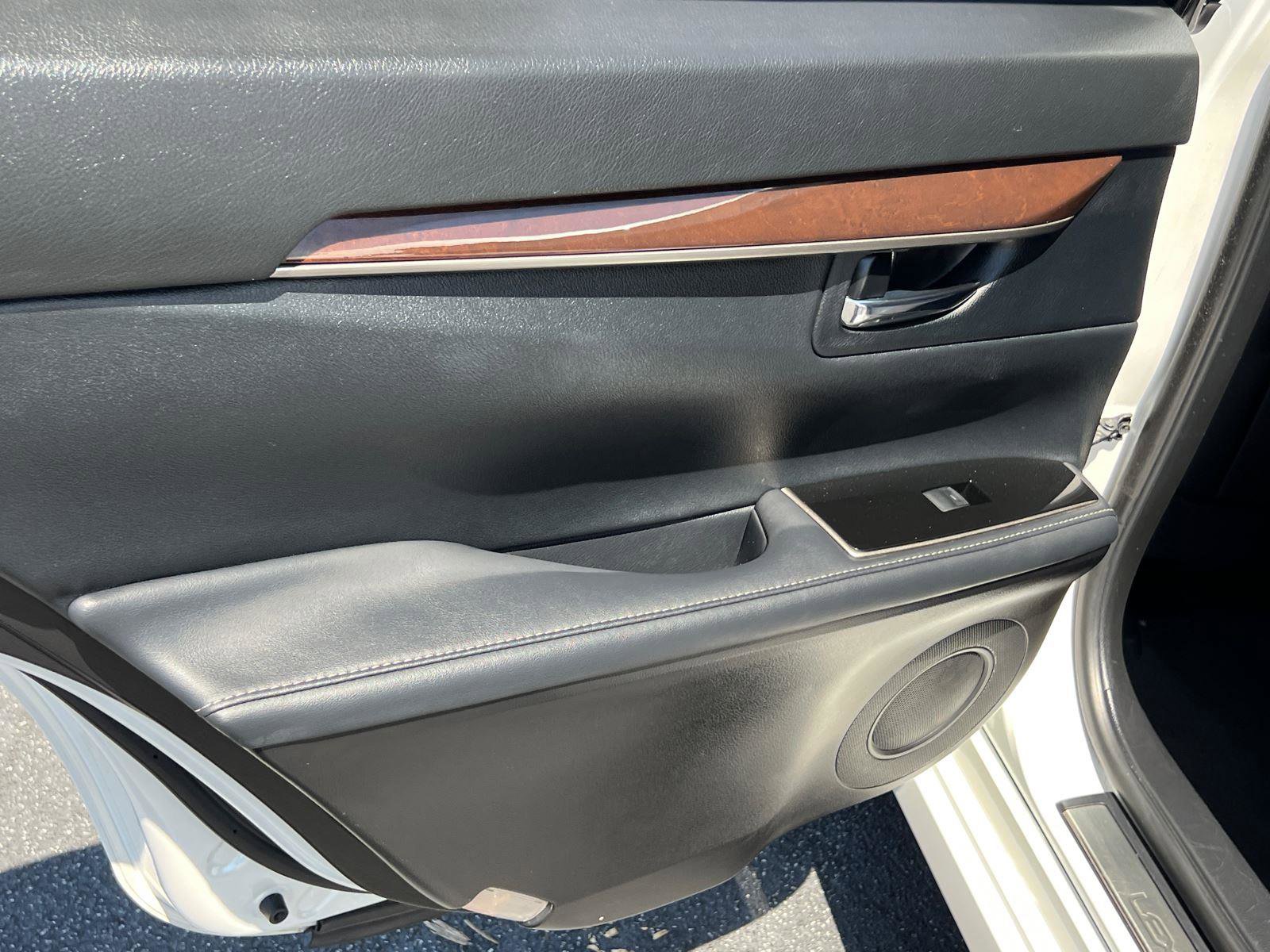 Used 2017 Lexus ES 350 w/ Luxury Package image 23