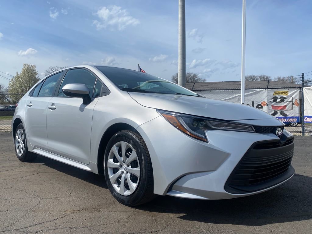 Used 2023 Toyota Corolla LE FWD image 28