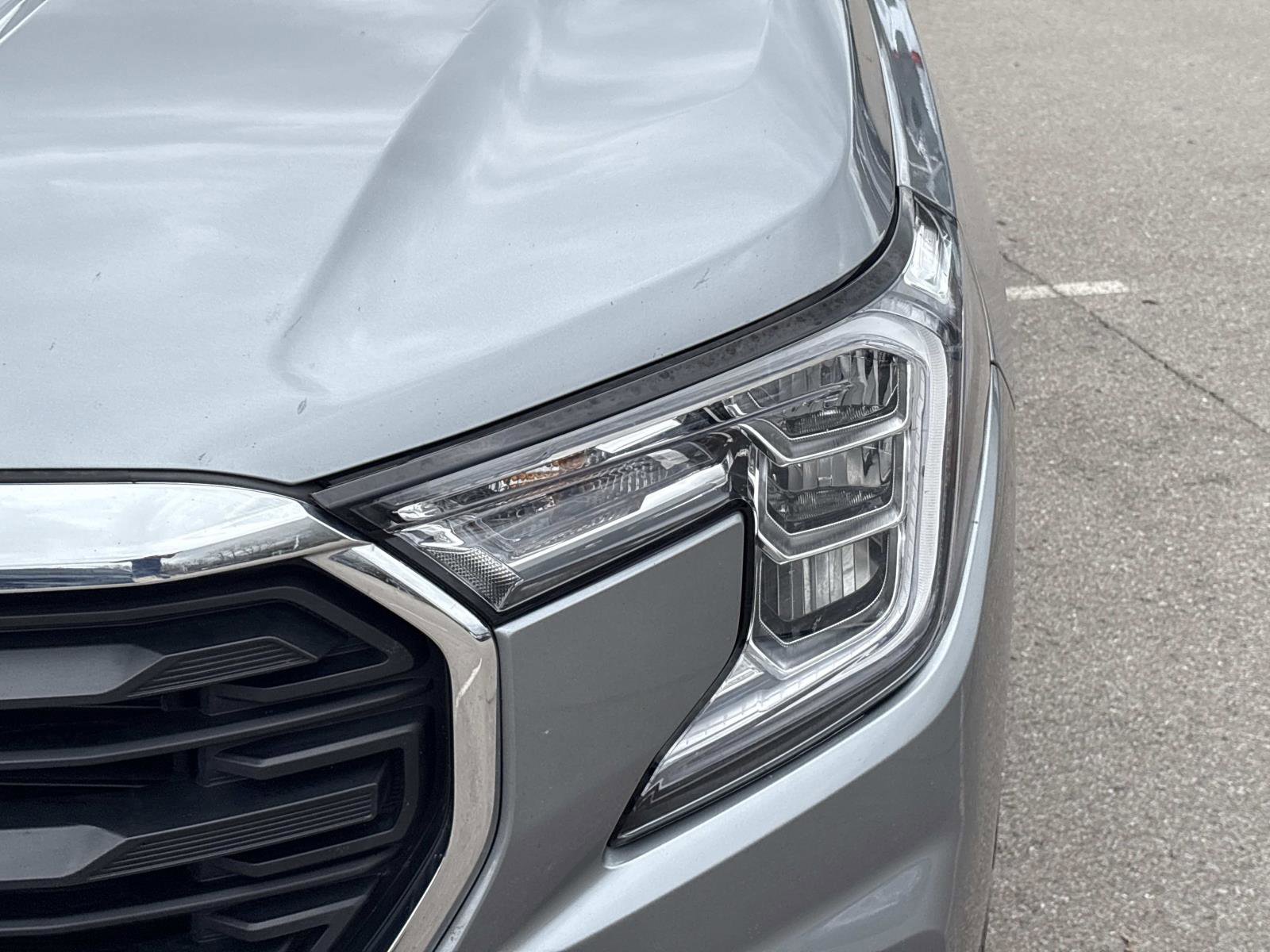 Used 2023 GMC Terrain SLE image 11