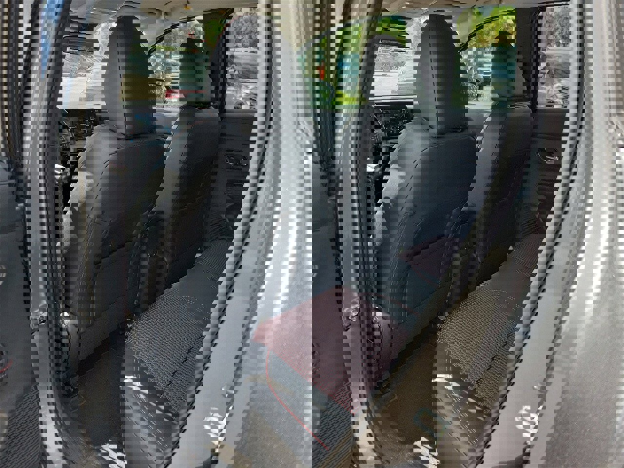 Used 2025 Nissan Kicks SR image 9