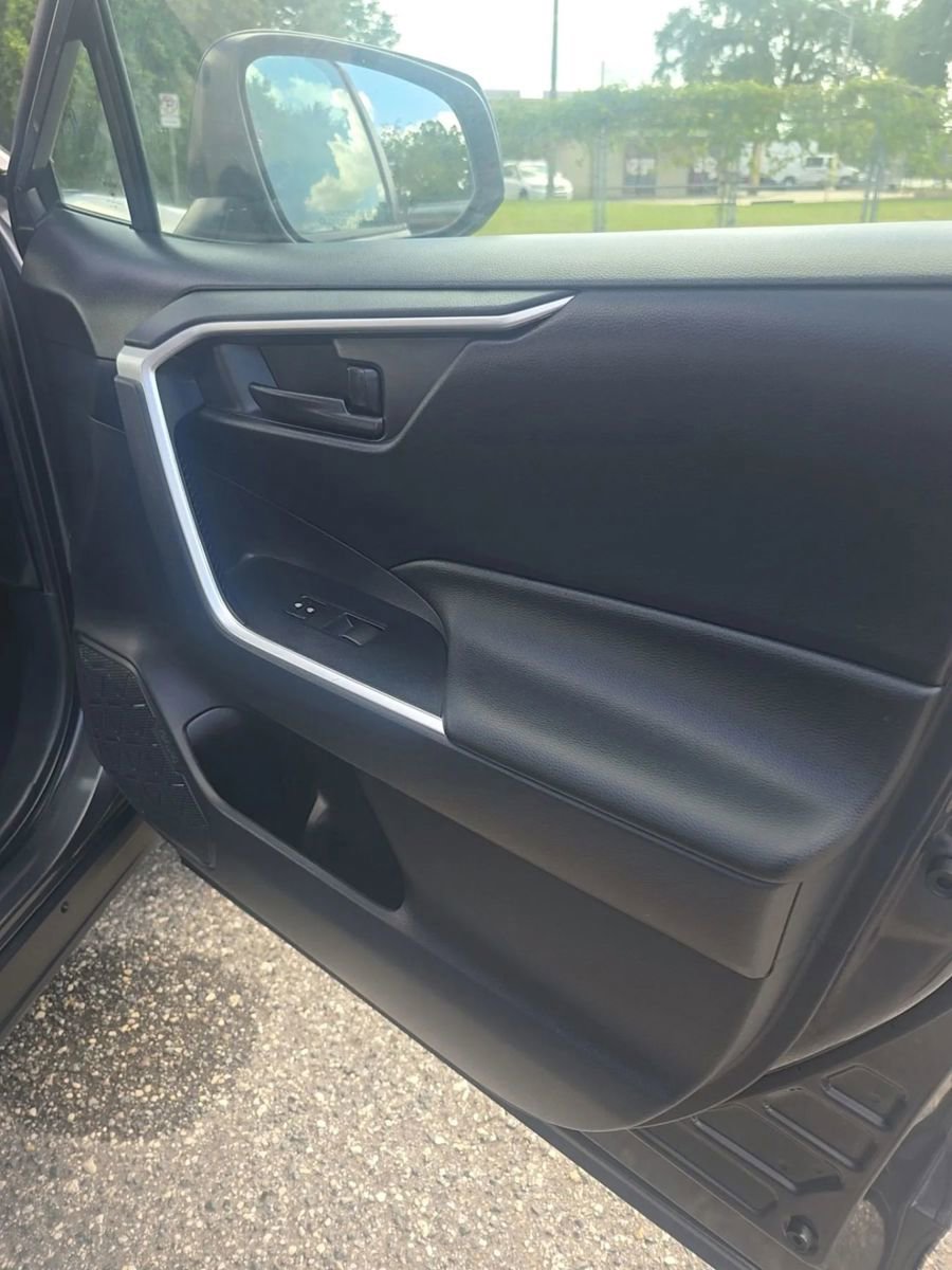 Used 2019 Toyota RAV4 LE w/ All Weather Liner Package AWD/4WD image 19