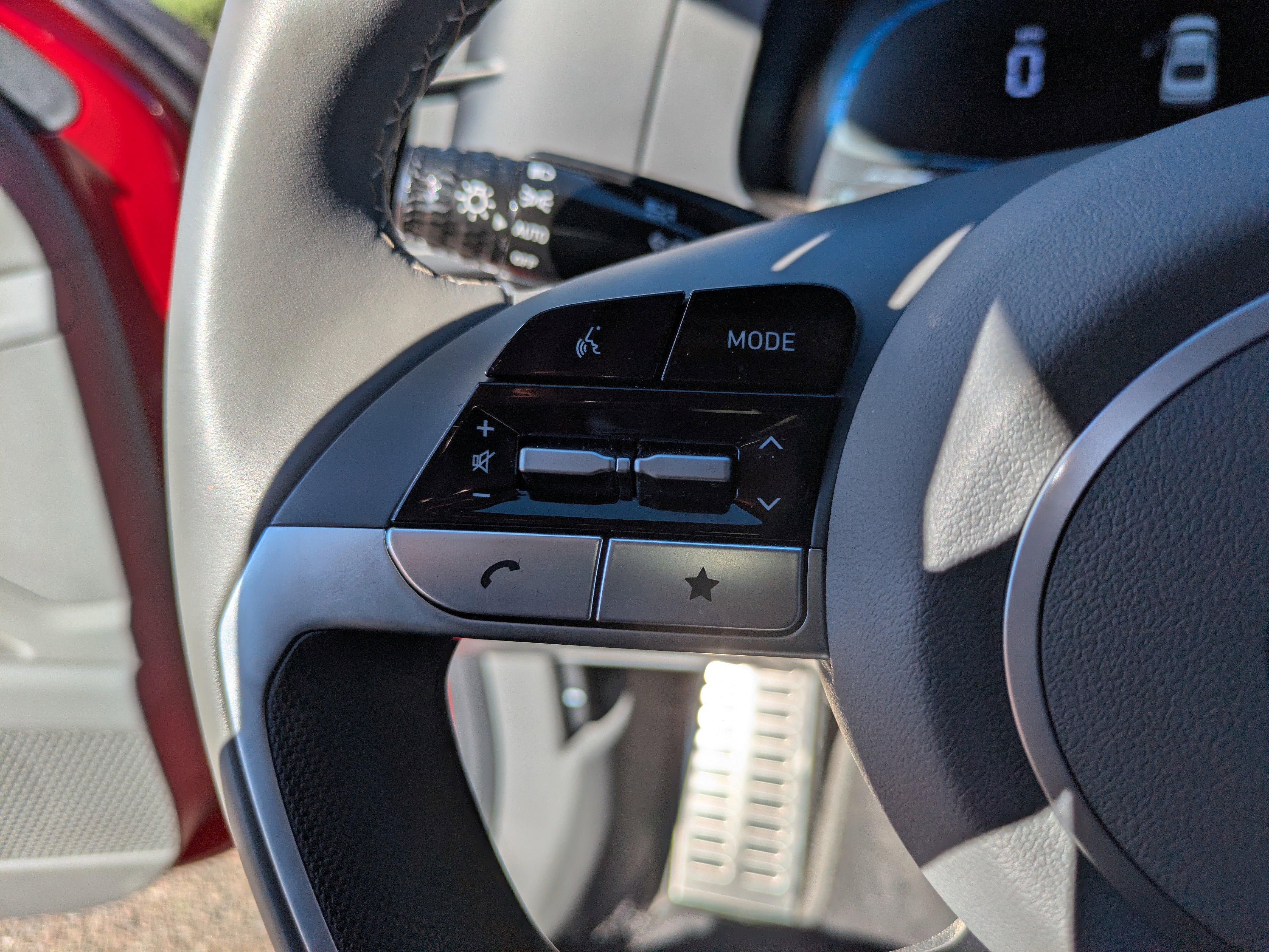 Certified 2025 Hyundai Elantra Sport image 26