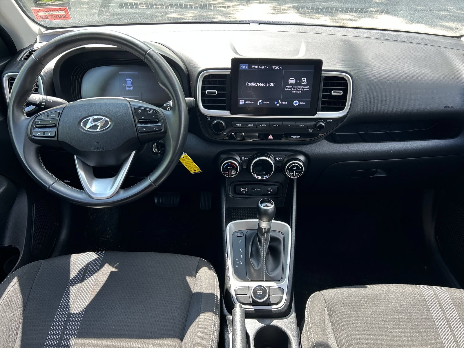 Used 2023 Hyundai Venue SEL w/ Cargo Package FWD image 17