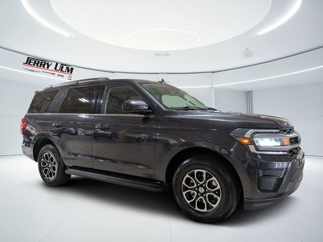 Used 2024 Ford Expedition XLT RWD image 2