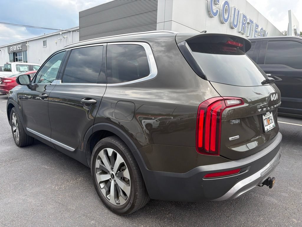 Used 2022 Kia Telluride EX w/ EX Premium Package AWD/4WD image 3