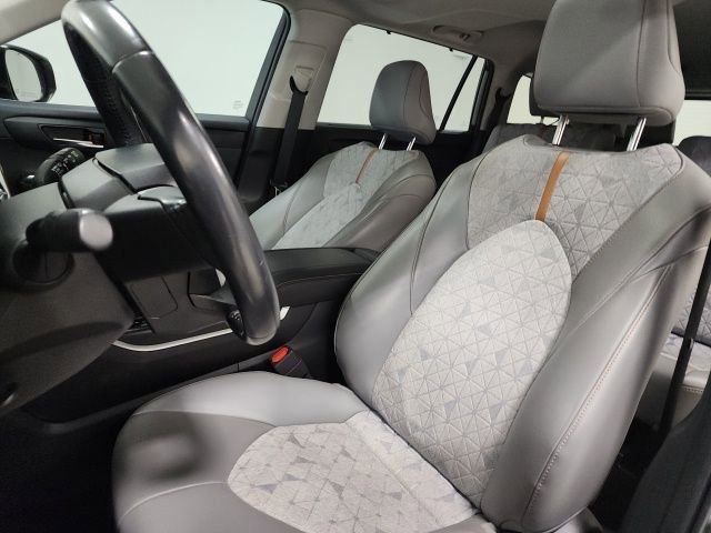 Used 2022 Toyota Highlander Bronze Edition image 25