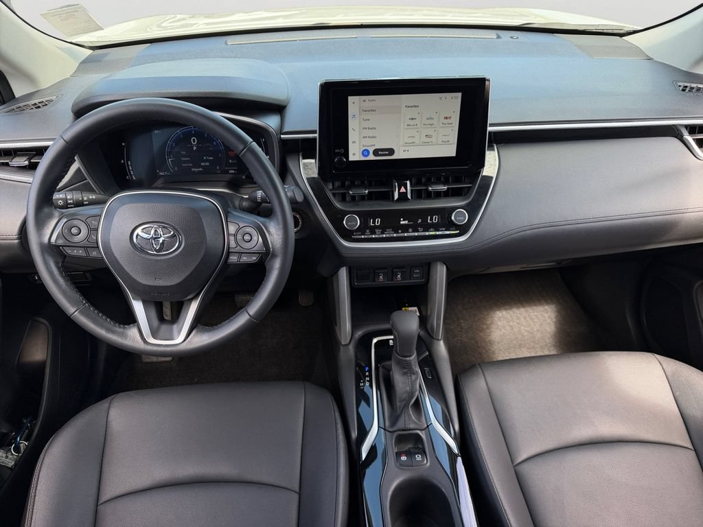 Used 2023 Toyota Corolla Cross XLE w/ Convenience Package AWD/4WD image 11