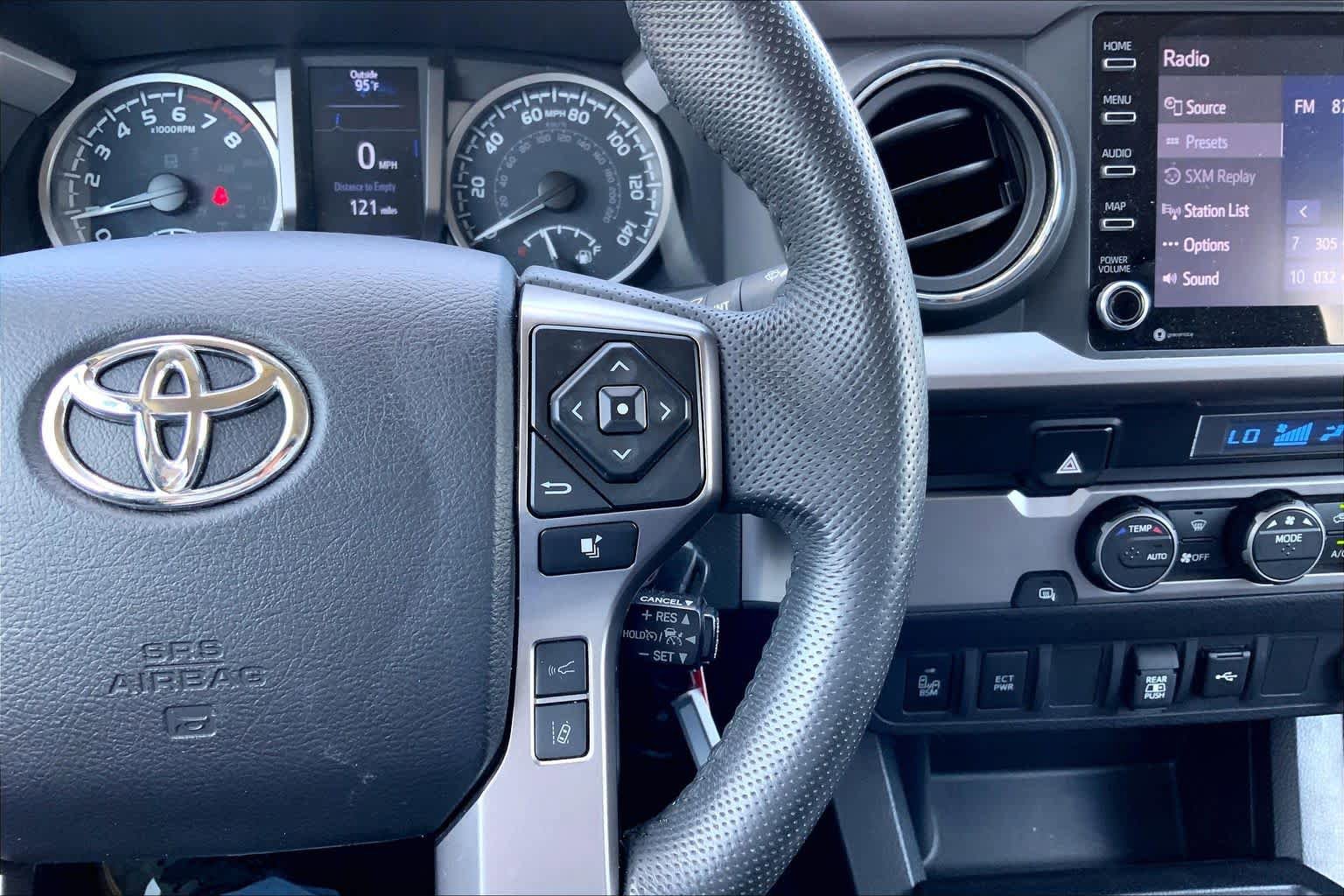 Used 2022 Toyota Tacoma SR5 w/ Technology Package RWD image 24