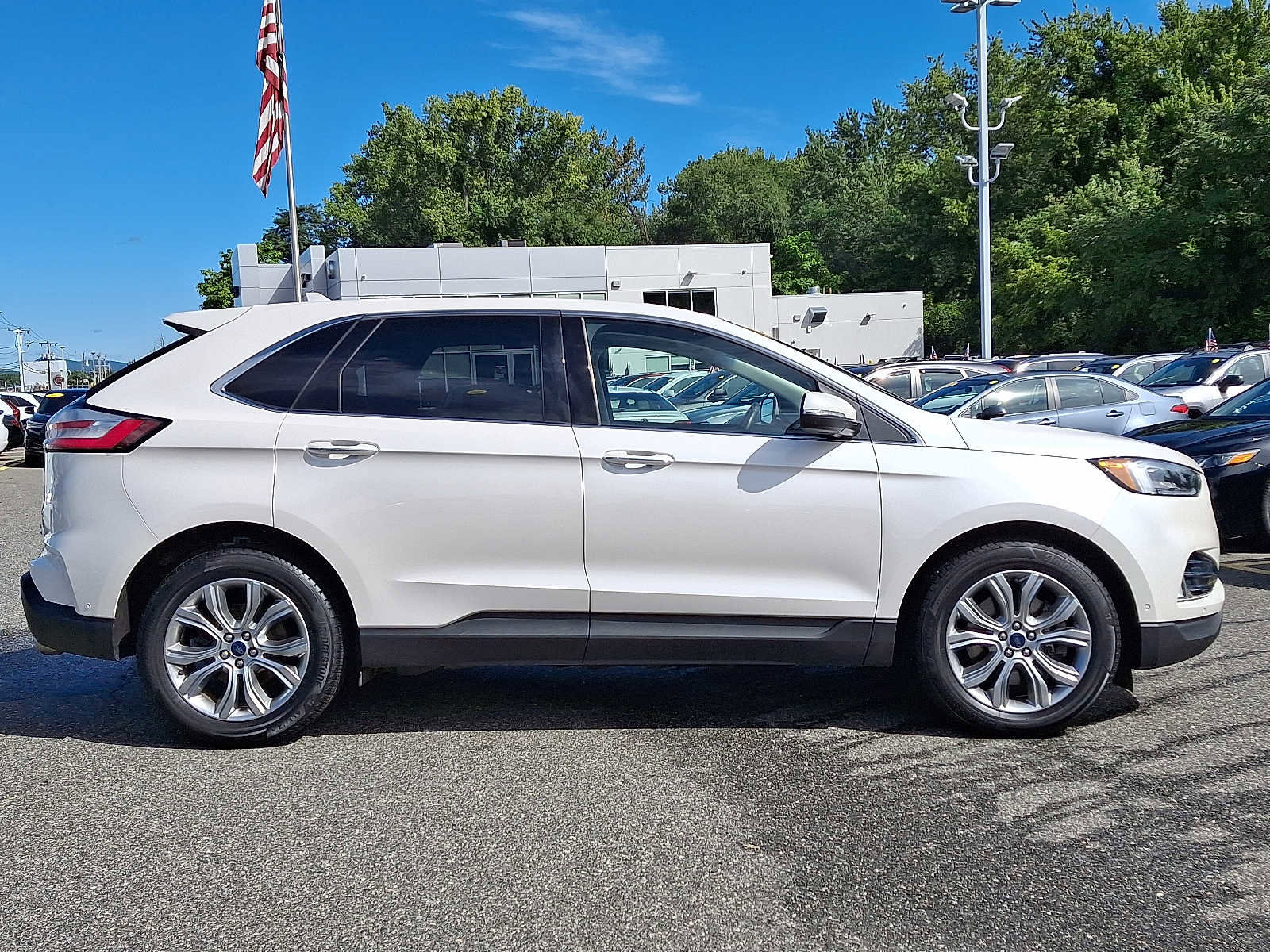 Used 2019 Ford Edge Titanium w/ Equipment Group 301A image 7