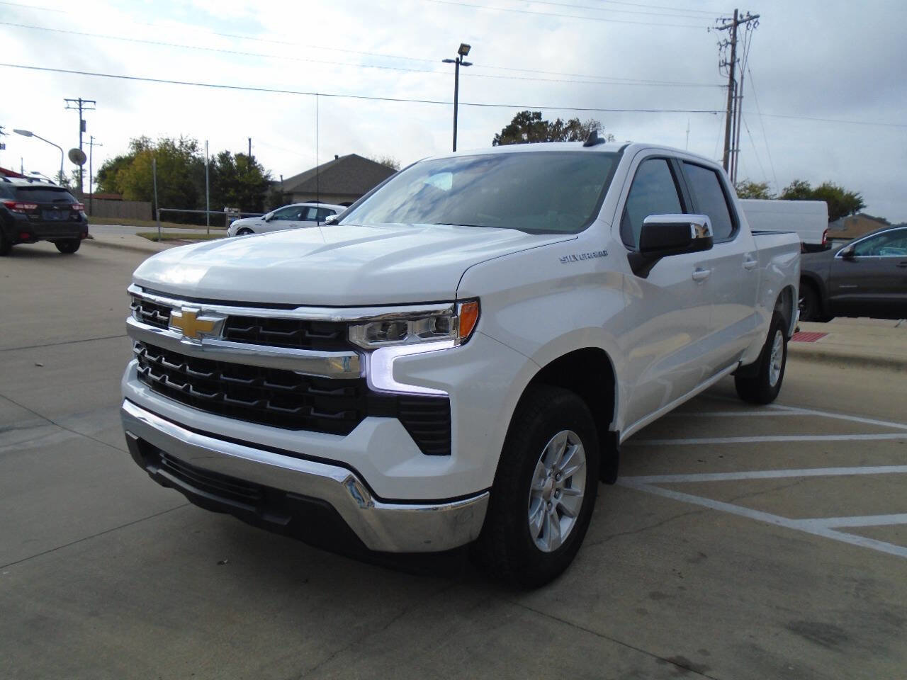 Used 2025 Chevrolet Silverado 1500 LT RWD image 3