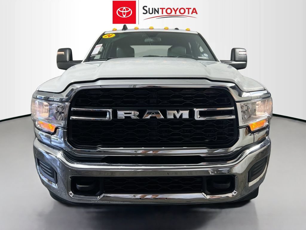 Used 2024 RAM 2500 Tradesman w/ Chrome Appearance Group AWD/4WD image 10