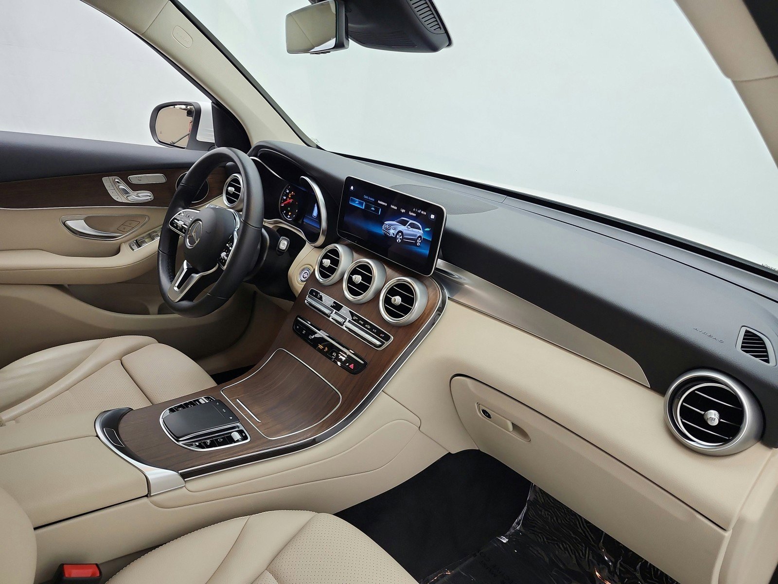 Used 2022 Mercedes-Benz GLC 300 4MATIC image 24