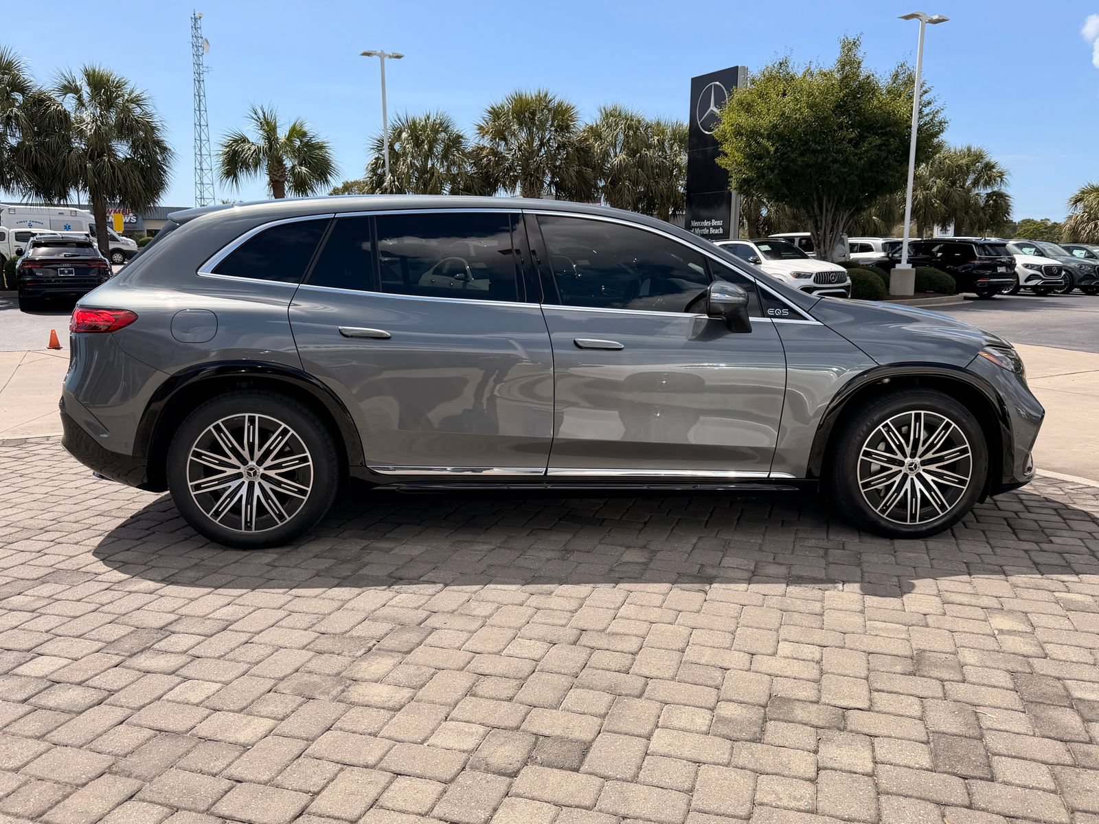 Certified 2023 Mercedes-Benz EQS 580 4MATIC SUV image 8