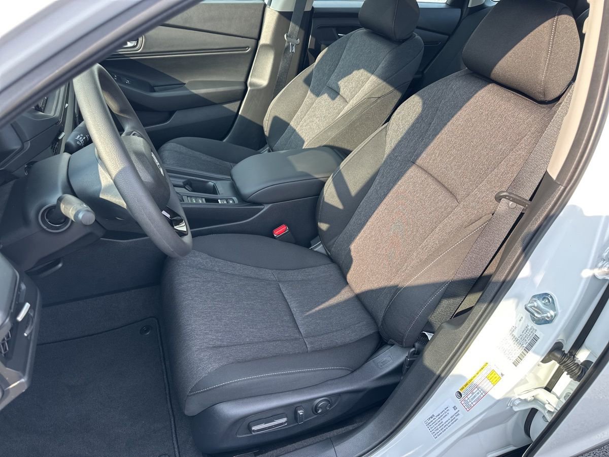 Used 2025 Honda Accord SE image 11