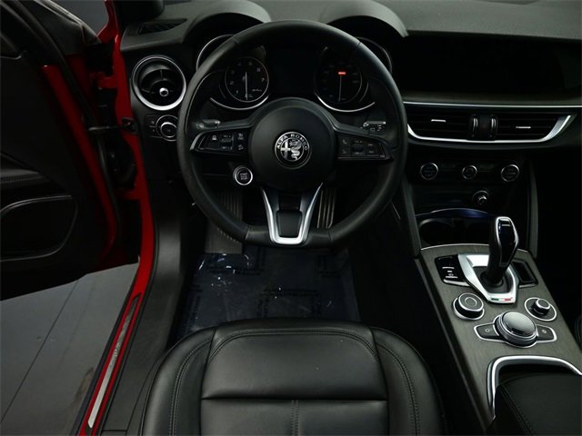 Used 2022 Alfa Romeo Stelvio Ti image 2