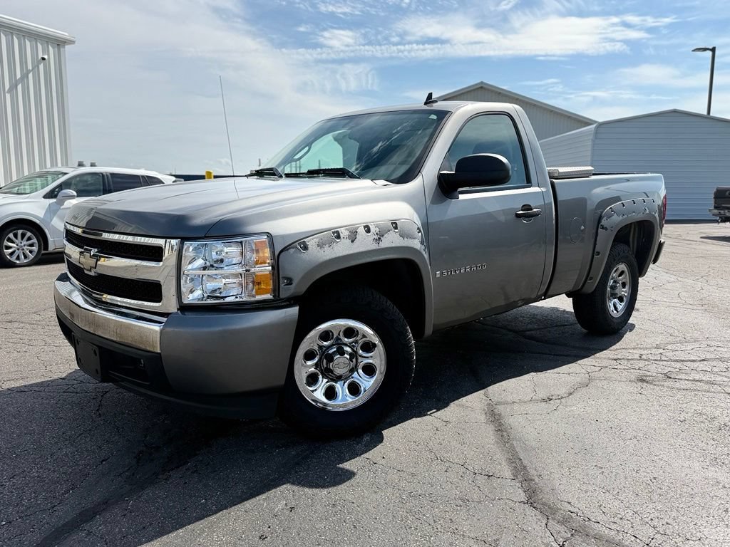 Used 2007 Chevrolet Silverado 1500 W/T w/ LS Package RWD image 4