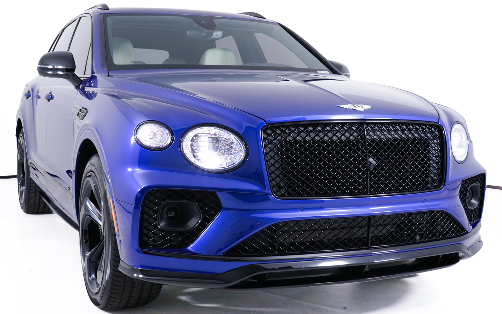 Used 2022 Bentley Bentayga AWD/4WD image 18