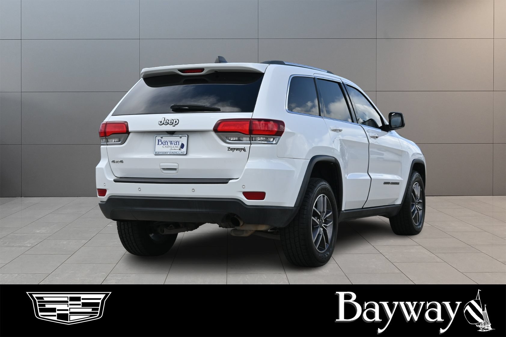 Used 2020 Jeep Grand Cherokee Laredo w/ Security & Convenience Group AWD/4WD image 6
