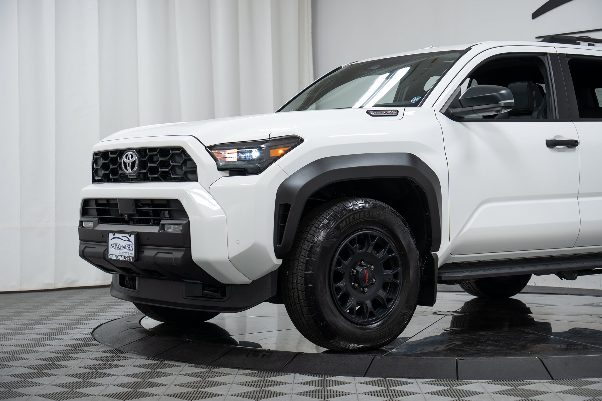 Used 2025 Toyota 4Runner TRD Off-Road Premium AWD/4WD image 28