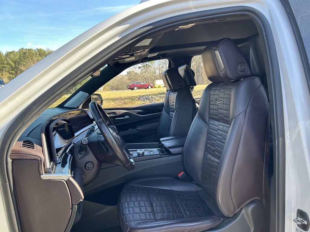Used 2023 Cadillac Escalade ESV Sport Platinum image 40