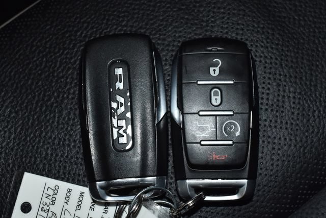 Used 2020 RAM 1500 Laramie AWD/4WD image 11