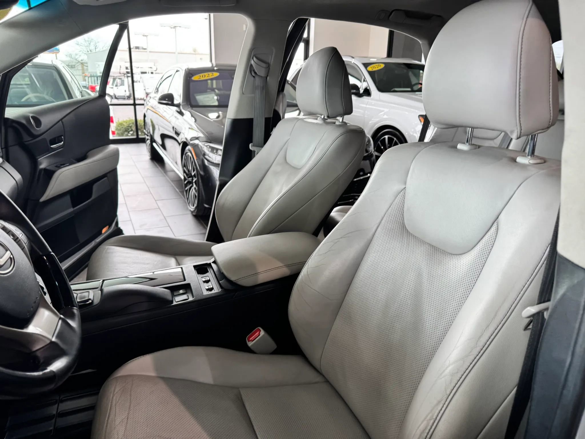 Used 2015 Lexus RX 450h AWD image 11