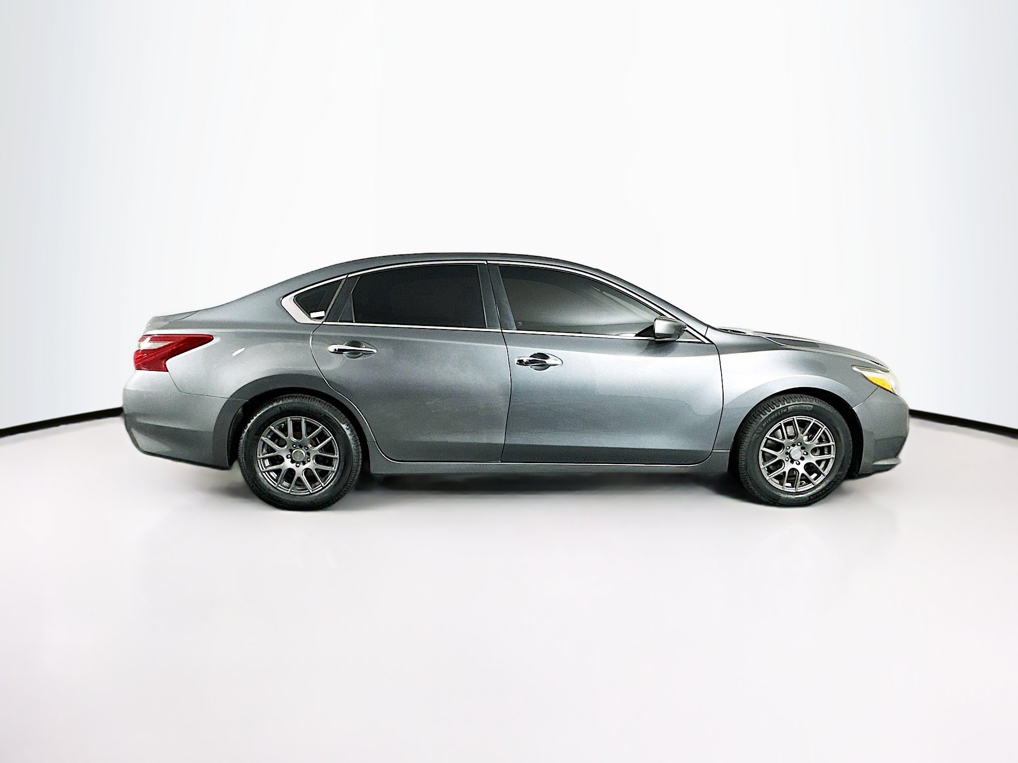 Used 2018 Nissan Altima 2.5 S w/ S Convenience Package FWD image 10
