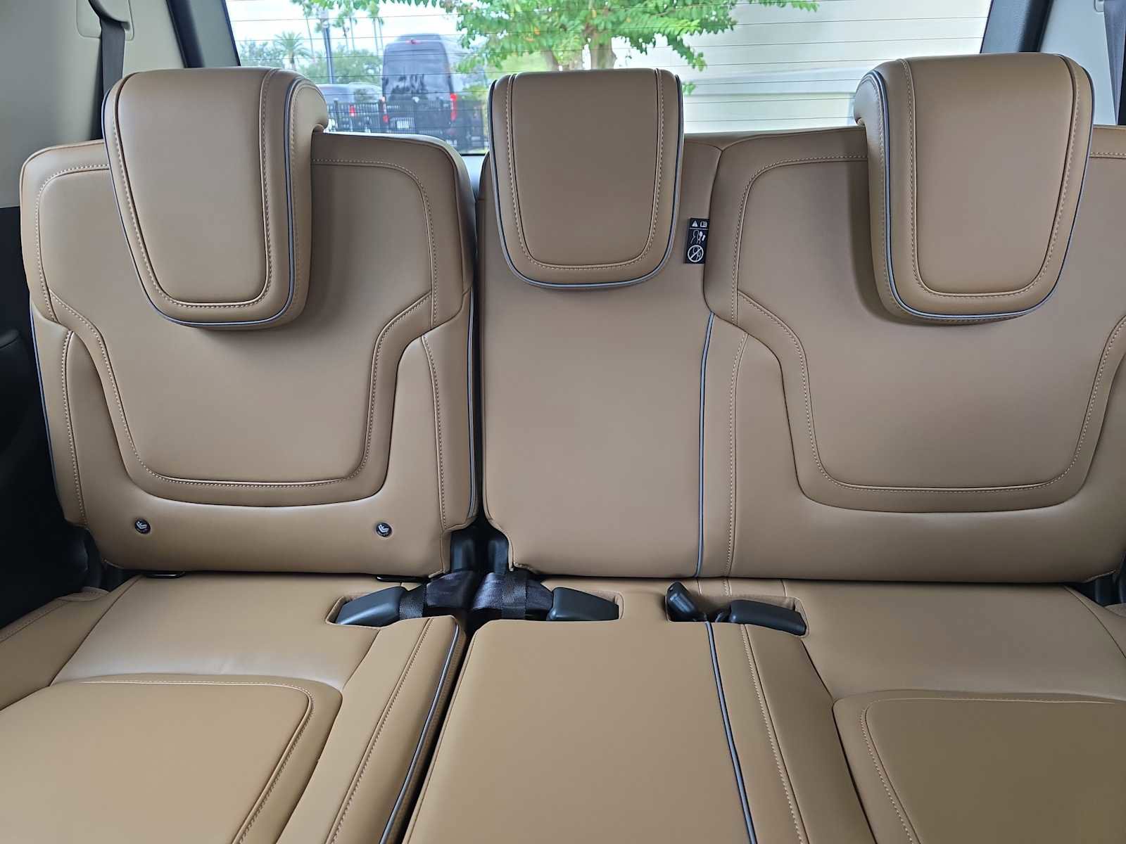 New 2026 INFINITI QX80 Luxe w/ Cargo Package image 11