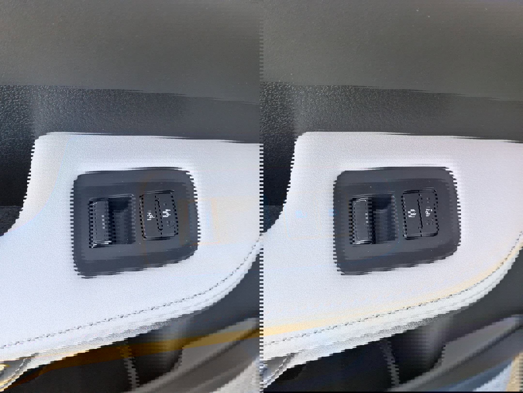 Used 2023 Lexus RX 350h image 28