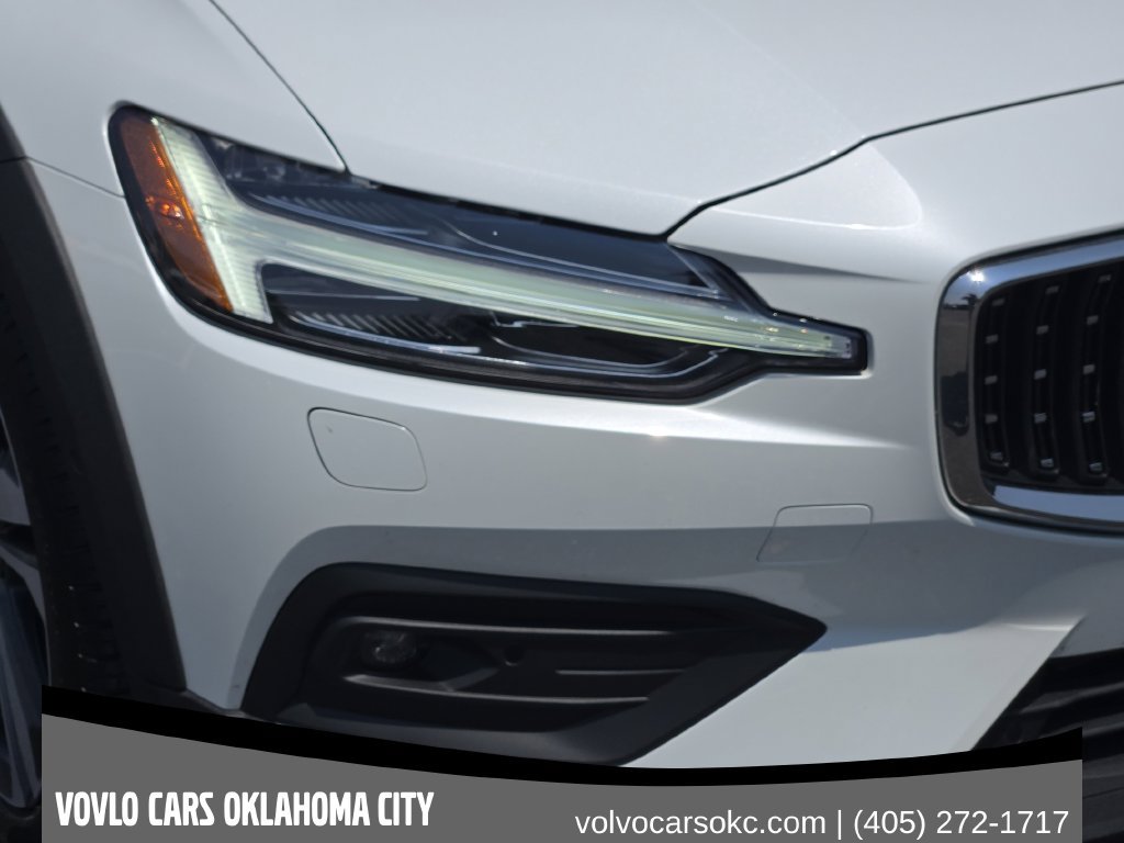 Certified 2026 Volvo V60 B5 Cross Country Plus w/ Climate Package AWD/4WD image 10