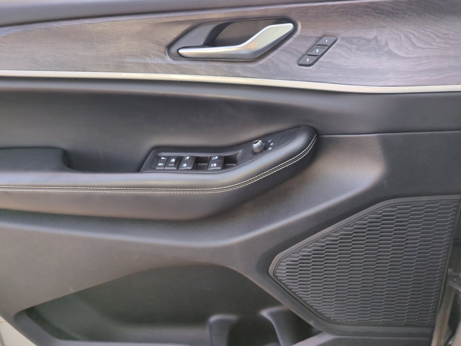 Used 2023 Jeep Grand Cherokee L Limited image 13