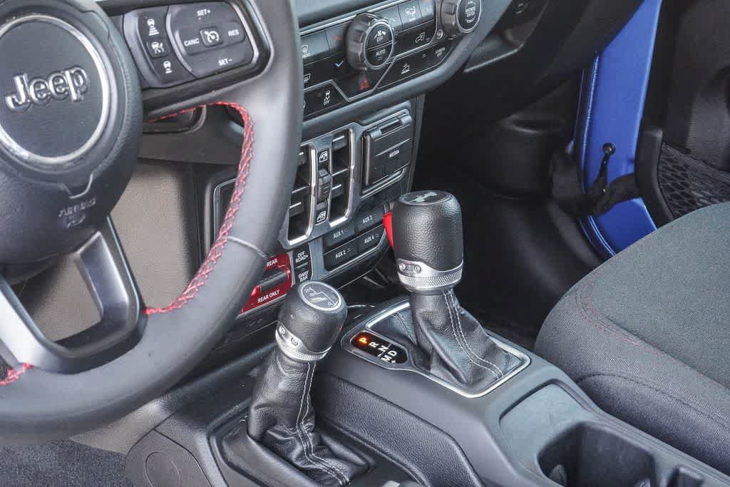 Used 2024 Jeep Wrangler Unlimited Rubicon AWD/4WD image 18