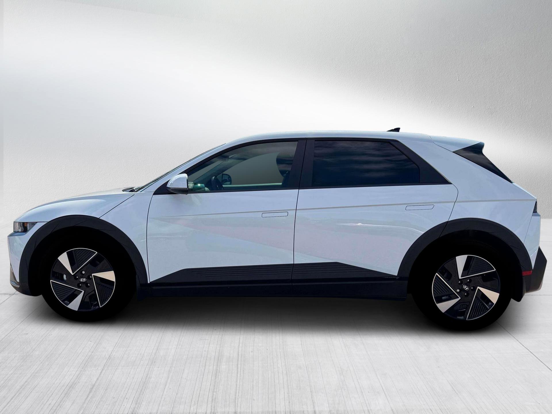 New 2026 Hyundai Ioniq 5 SEL image 3