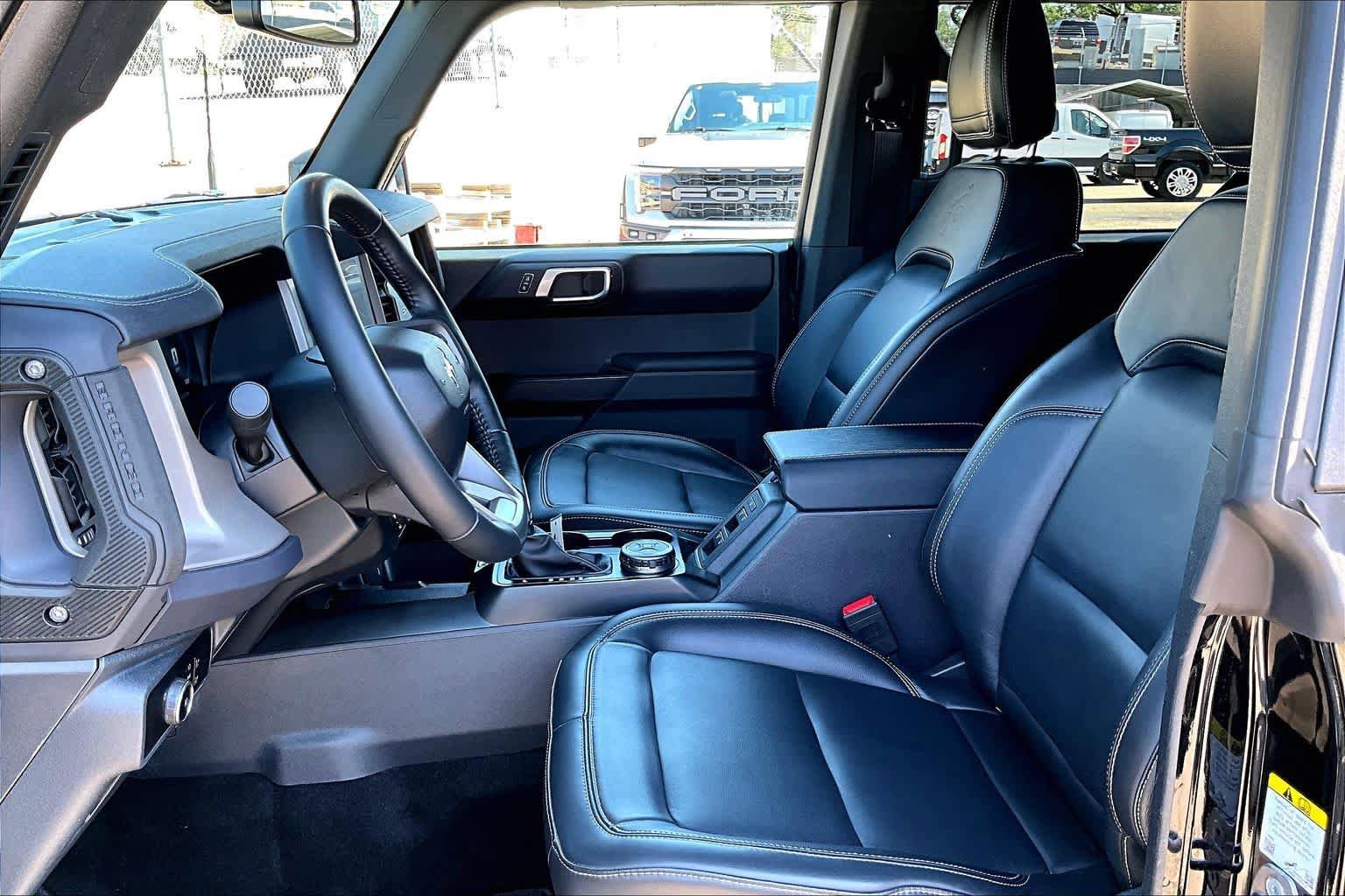 Used 2025 Ford Bronco Outer Banks AWD/4WD image 8