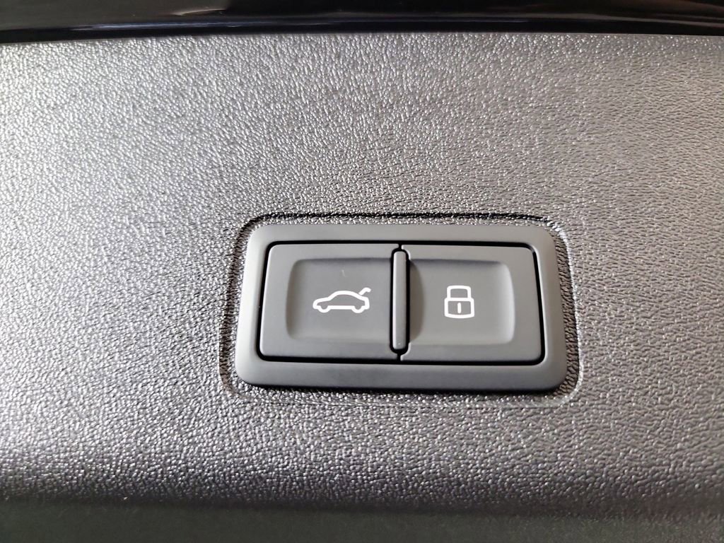 New 2026 Audi Q3 quattro 2.0T AWD/4WD image 10
