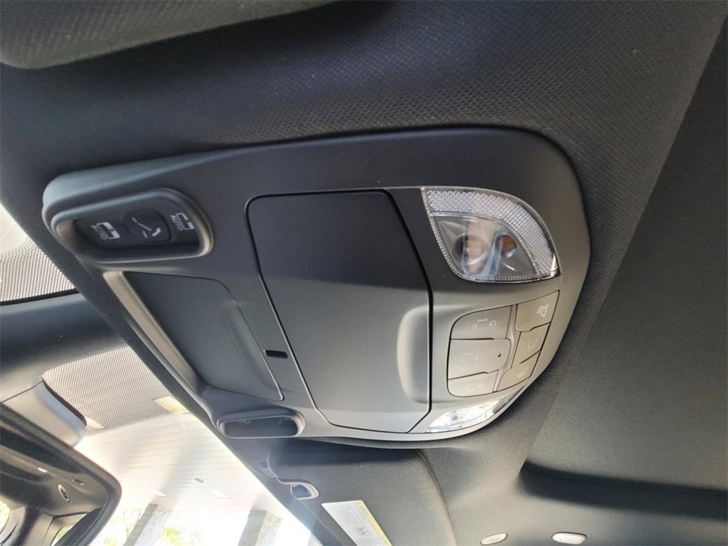 New 2025 Chrysler Pacifica Select image 34